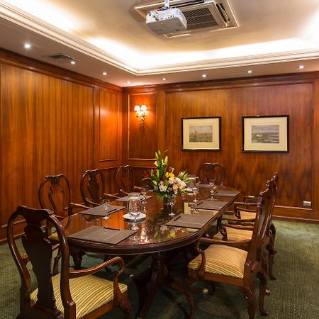 Отель Park Plaza Сантьяго Экстерьер фото